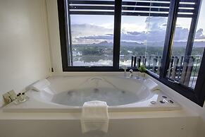 Natee The Riverfront Hotel Kanchanaburi