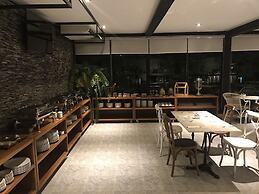 Natee The Riverfront Hotel Kanchanaburi