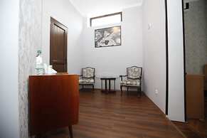 Silver Hotel