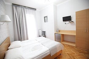 Silver Hotel