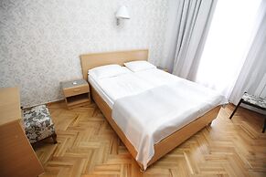 Silver Hotel