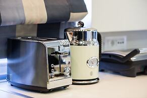 Rhodes Central Suite