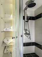 Rhodes Central Suite