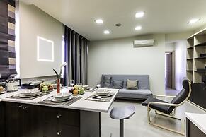 Rhodes Central Suite