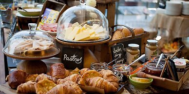 Rhodes Central Suite