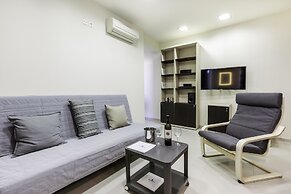 Rhodes Central Suite