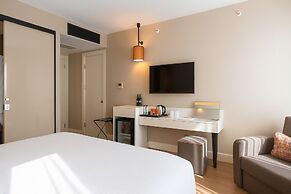 Sparkle Hotel