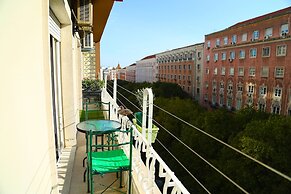 Santos Hostel - Lisbon