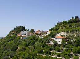 Villa Mayzus