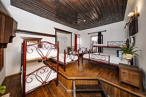 Old House Pub Hotels