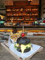 Old House Pub Hotels