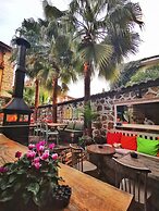 Old House Pub Hotels