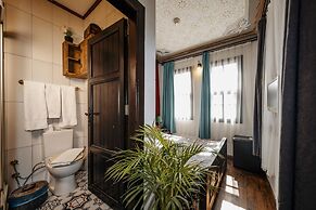 Old House Pub Hotels