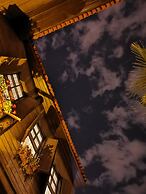 Old House Pub Hotels