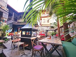 Old House Pub Hotels