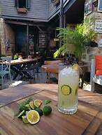 Old House Pub Hotels