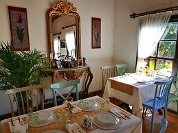 Old House Pub Hotels