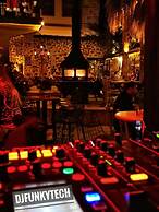 Old House Pub Hotels