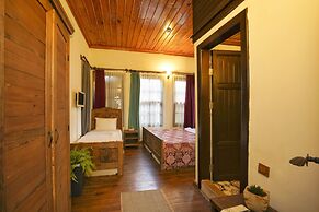 Old House Pub Hotels