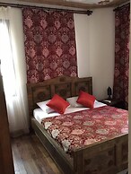 Old House Pub Hotels