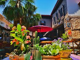 Old House Pub Hotels