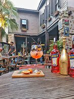 Old House Pub Hotels