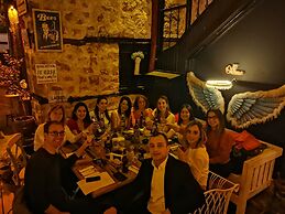 Old House Pub Hotels