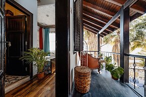 Old House Pub Hotels