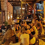 Old House Pub Hotels