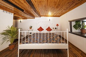 Old House Pub Hotels