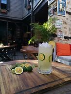 Old House Pub Hotels