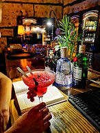 Old House Pub Hotels