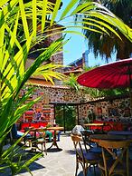 Old House Pub Hotels