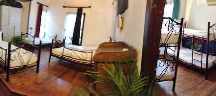 Old House Pub Hotels