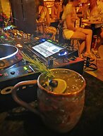 Old House Pub Hotels