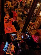 Old House Pub Hotels