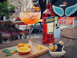 Old House Pub Hotels