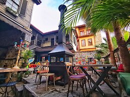 Old House Pub Hotels