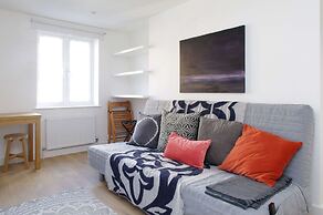 The London Agent Fitzrovia Studio 2