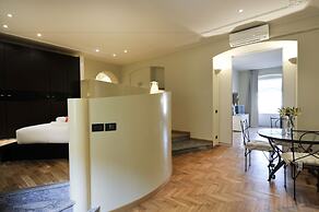 At Home Heart of Milan - Design Duomo Apartment