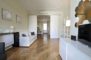 At Home Heart of Milan - Design Duomo Apartment