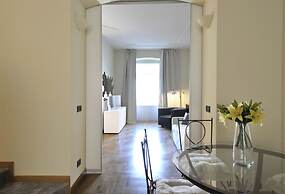At Home Heart of Milan - Design Duomo Apartment