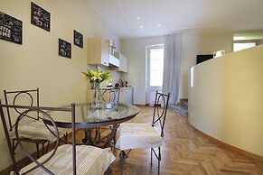 At Home Heart of Milan - Design Duomo Apartment