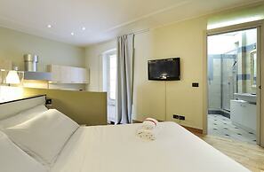 At Home Heart of Milan - Design Duomo Apartment