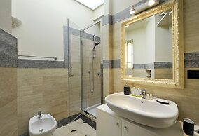 At Home Heart of Milan - Design Duomo Apartment