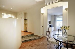 At Home Heart of Milan - Design Duomo Apartment