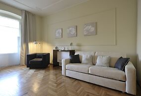 At Home Heart of Milan - Design Duomo Apartment