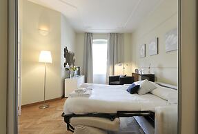 At Home Heart of Milan - Design Duomo Apartment