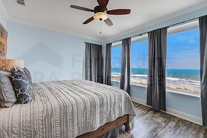 Magnificent Modern Beach House with Ocean View from All Rooms by RedAw