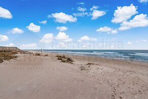 Magnificent Modern Beach House with Ocean View from All Rooms by RedAw